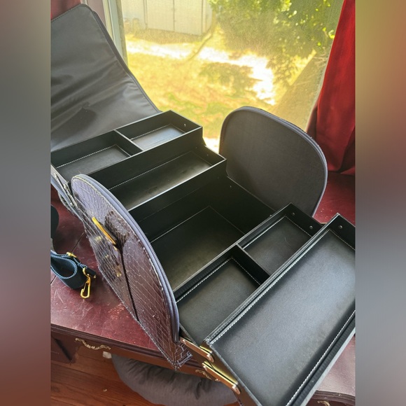 SENEGENCE | Blue Alligator Large Makeup Caddy - Picture 3 of 7